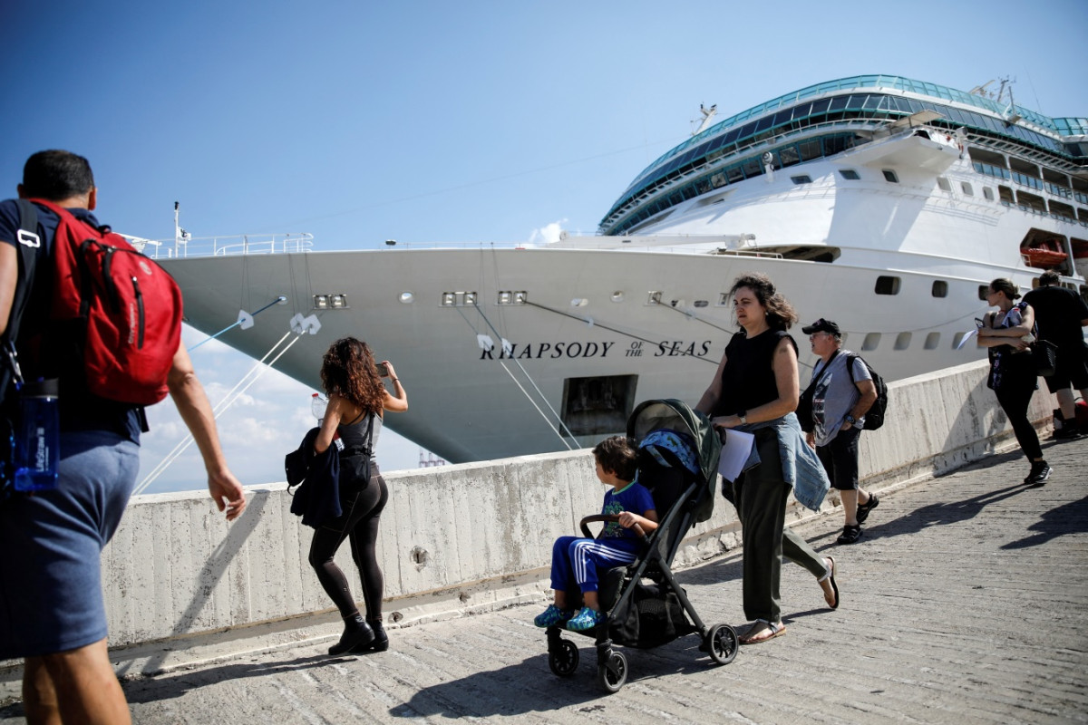 އިޒްރޭލު ދޫކޮށް ދާ އެމެރިކާގެ ރައްޔިތުންނާއި އެމީހުންގެ އާއިލާގެ މީހުން - ފޮޓޯ: ރޮއިޓާސް