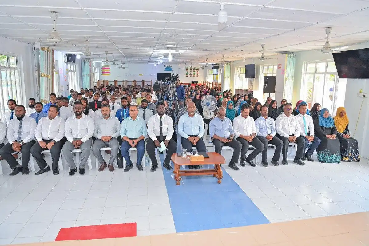 ރައީސް މުއިއްޒު ނެއްލައިދޫއަށް ވެވަޑައިގެންނެވި މައިގަނޑު ދެ ވައުދުފުޅު: މަގު ހެދުމާއި ހައުސިންގ މަޝްރޫއުގެ އެއްވެސް މަސައްކަތެއް ކުރިއަށް ނުދޭ!