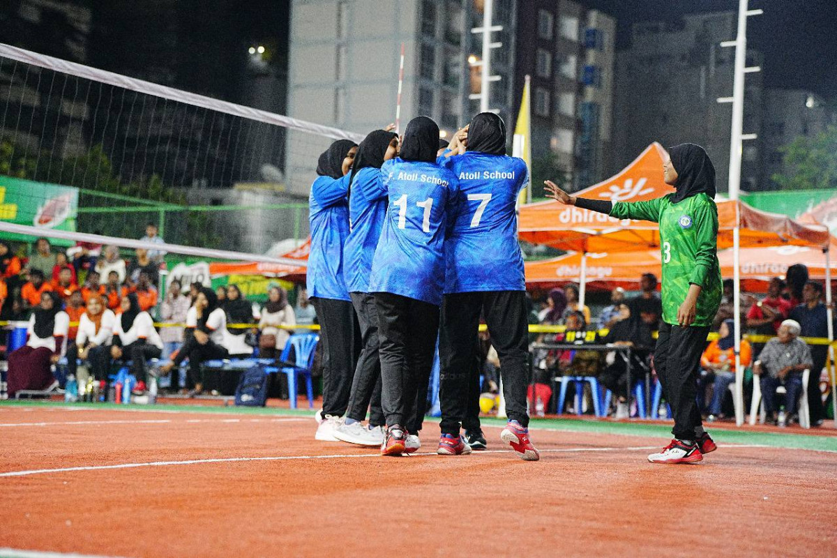 ފ.އަތޮޅު މަދަރުސާގެ 16 އަހަރުން ދަށުގެ އަންހެން ޓީމު ކުޅުނު މެޗުގެ ތެރެއިން