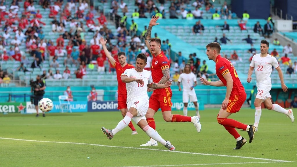 ވޭލްސް އާއި ސްވިޓްޒަލެންޑް ބައްދަލުކުރި މެޗުގެ ތެރެއިން: މި މެޗު އެއްވަރުވީ 1-1 ން