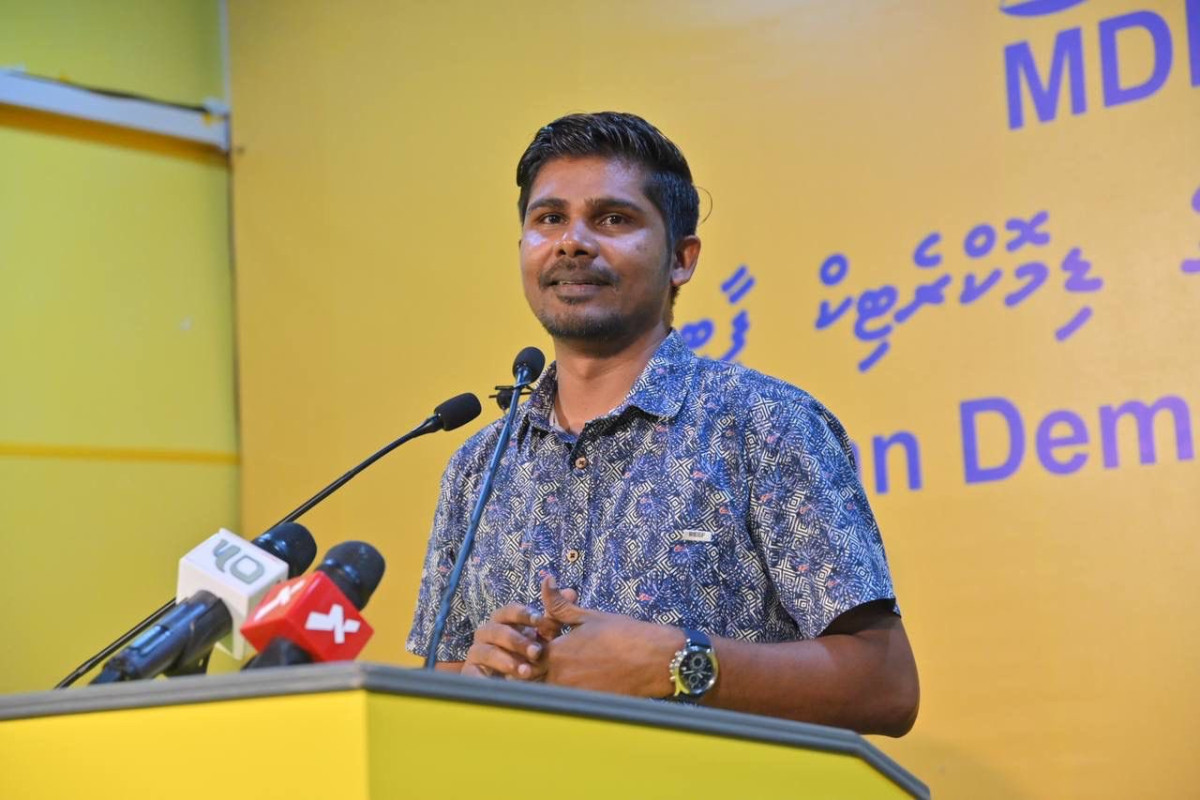 އެމްޑީޕީ ހަރުގެ ޖަލްސާގައި އެމްޑީޕީގެ ގައުމީ މަޖިލީހުގެ މަޑުއްވަރީ ދާއިރާގެ ރައީސް މޫސާ އަލީ މަނިކު ވާހަކަދައްކަވަނީ