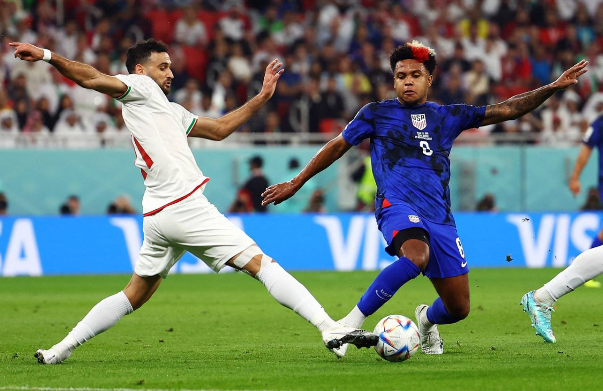 އީރާން އަދި އެމެރިކާ ކުޅުނު މެޗުގެ ތެރެއިން - ފޮޓޯ: ރޮއިޓާސް