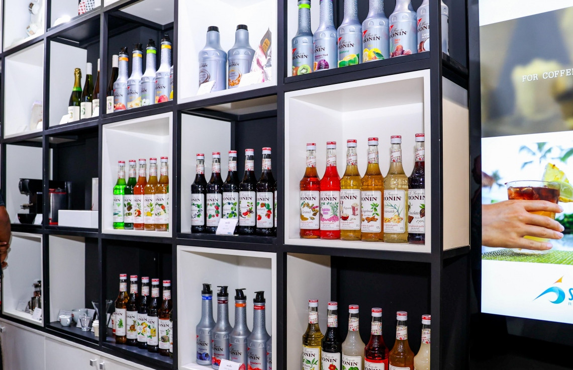 ސިމްޑީން މޮނިންގެ އުފެއްދުންތައް ފިހާރައަށް ތައާރަފްކުރުން