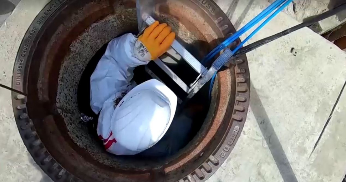 ޓަނަލް ތެރެއަށް މަސައްކަތްތެރިން ފައިބަނީ