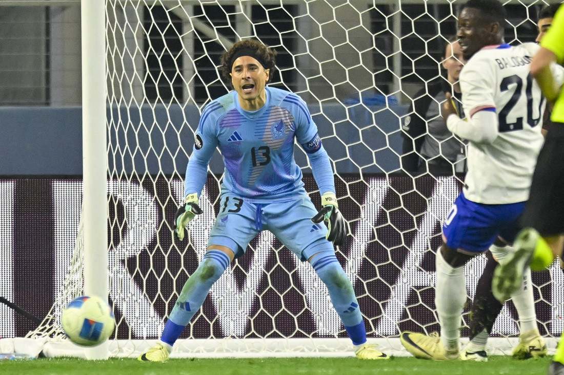 މެކްސިކޯގެ ގޯލު ކީޕަރު ގުއިލާމޯ އޮޗޯއާ