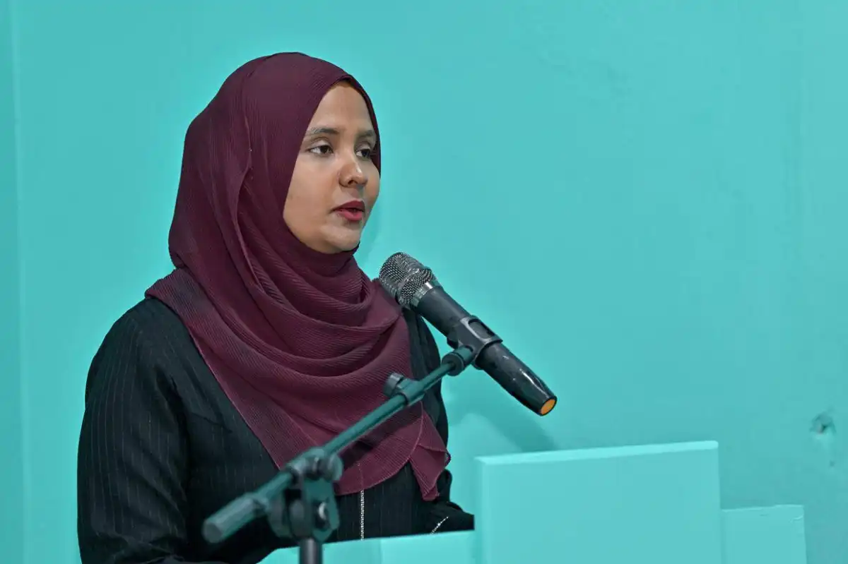 ދ. މީދޫ ކައުންސިލްގެ ރައީސް އަކު ހޮވުމަށް ބޭއްވި އިންތިޚާބު ކާމިޔާބު ކުރެއްވި، ވެރިކަންކުރާ ޕީއެންސީގެ ކެންޑިޑޭޓު ސުހާ އިބްރާހީމް