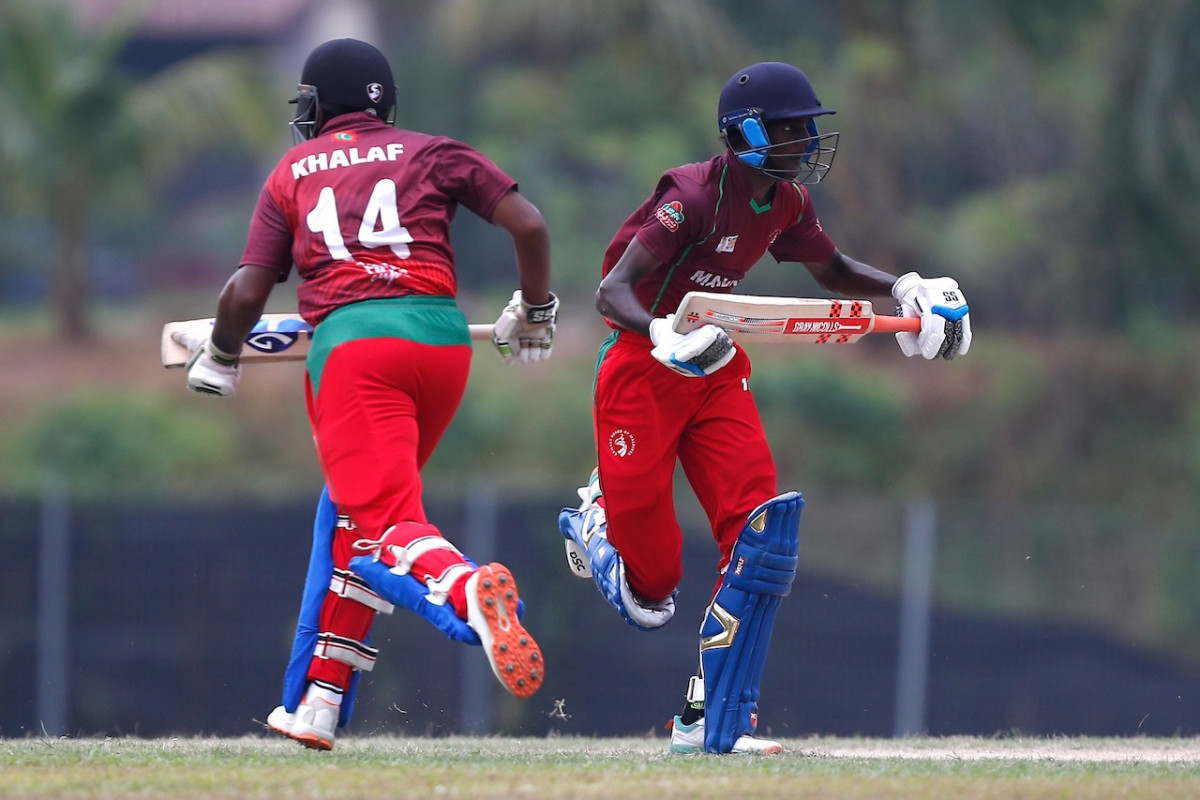 ޕްރިމިއަރ ކަޕްގައި ކުވެއިތާ ވާދަކުރި މެޗުގެ ތެރެއިން: ފޮޓޯ-ކްރިކެޓް ބޯޑް