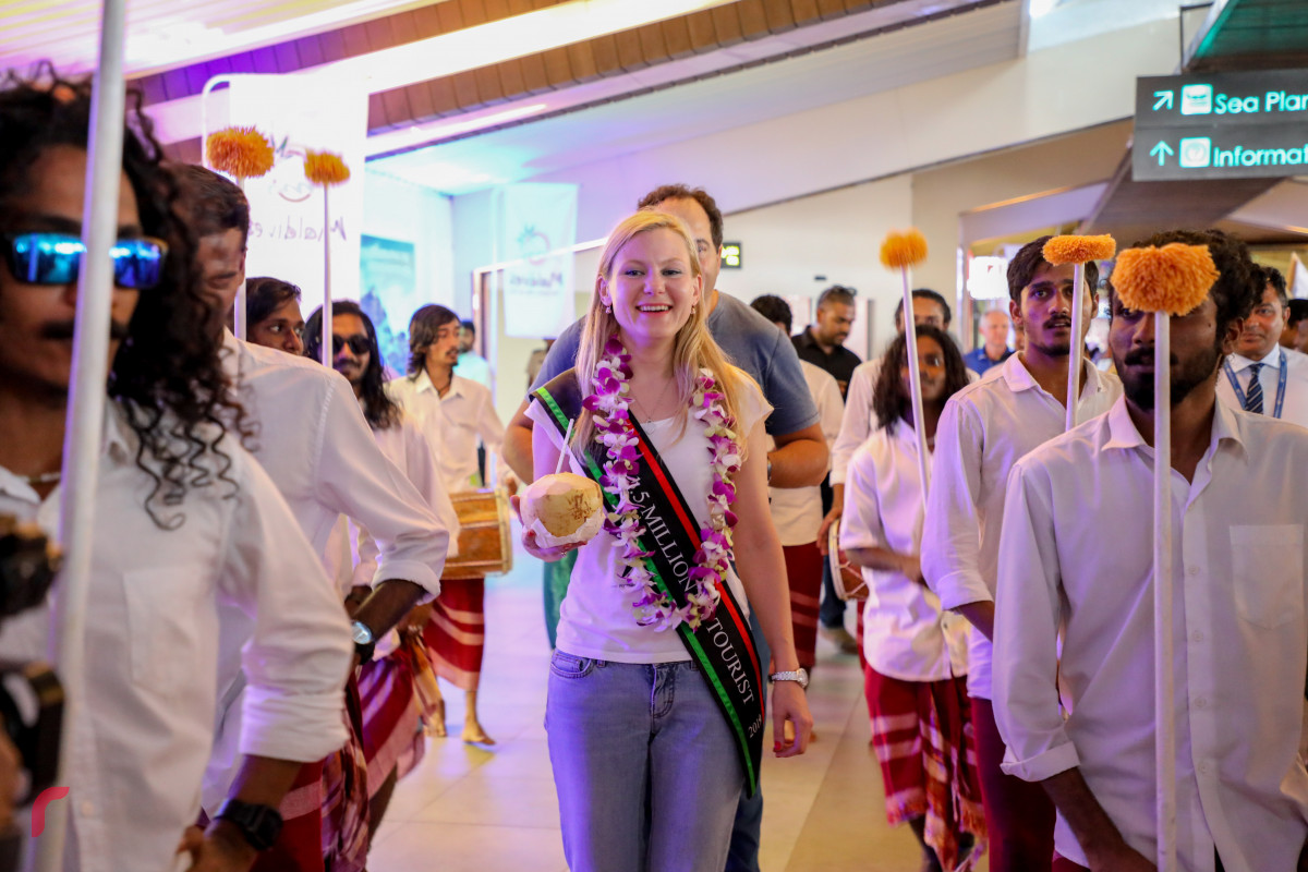 ދޮޅު މިލިޔަން ވަނަ ފަތުރުވެރިޔާ ރާއްޖެ އައުން ފާހަގަކުރުން  -- ފޮޓޯ : ޔޫސުފް ސޮފްވާން