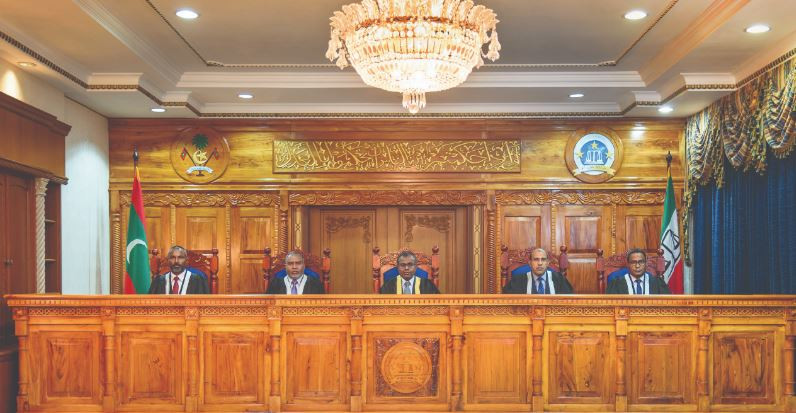 ކޯޓުގެ ފަނޑިޔާރުން