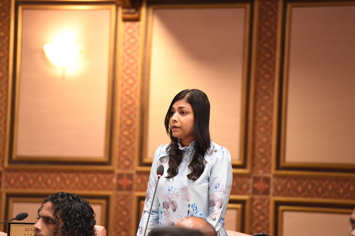 29 މެއި 2019 - 19 ވަނަ ރައްޔިތުންގެ މަޖިލީހުގެ 2 ވަނަ ޖަލްސާގައި އައްޑޫ މީދޫ ދާއިރާގެ މެމްބަރު ރޮޒެއިނާ އާދަމް ވާހަކަދައްކަވަނީ