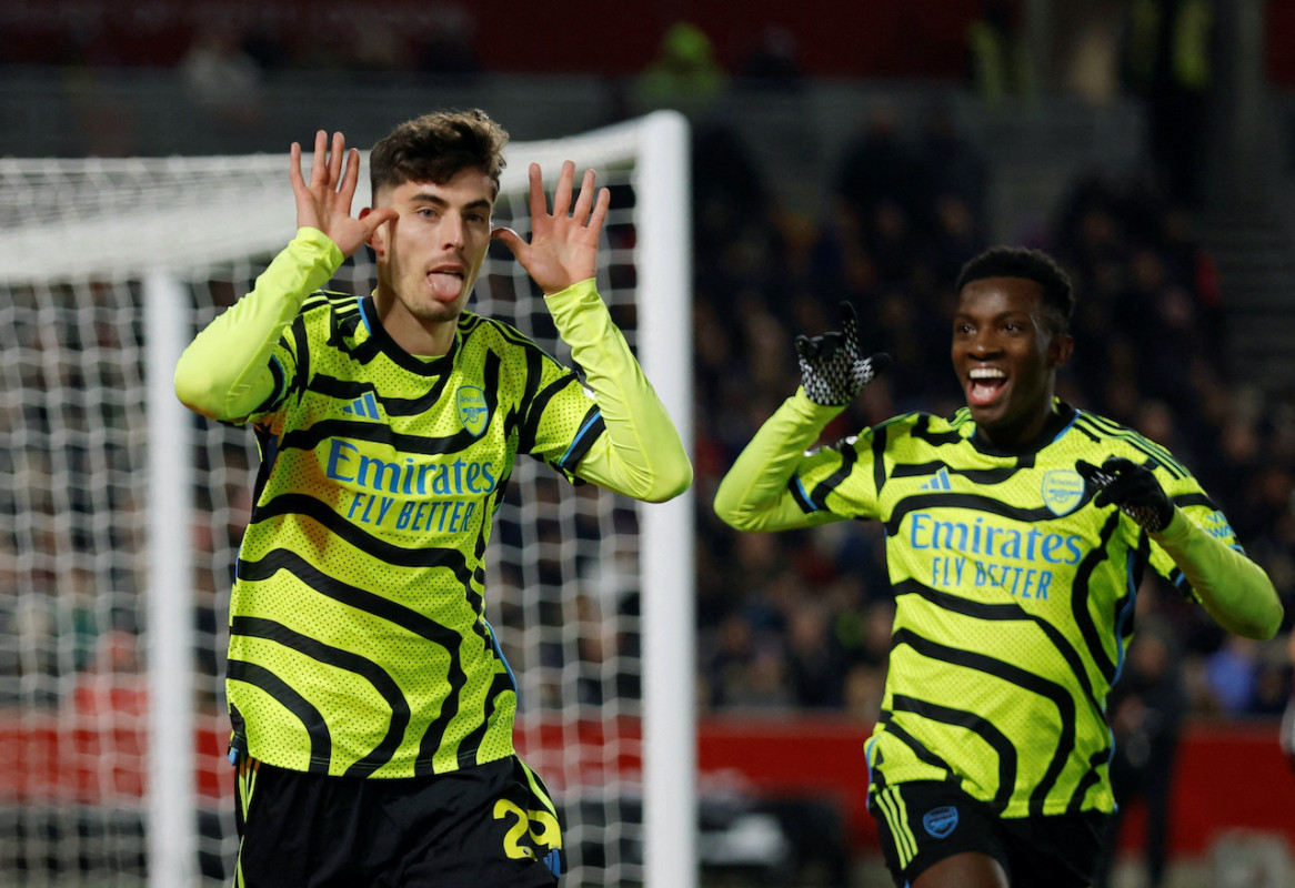 ކައި ހާވާޓްޒް ލަނޑު ޖެހުމަށްފަހު: ފޮޓޯ-ރޮއިޓަރސް