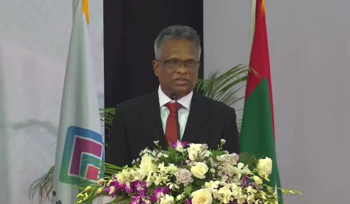 މޭޔަރު އާދަމް އާޒިމް