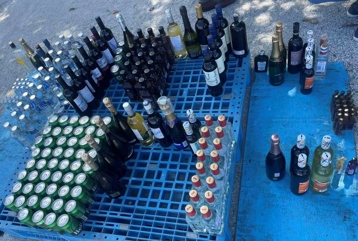MPS has destroyed a large amount of confiscated alcohol from the police station in Villingili island of Gaafu Alif Atoll