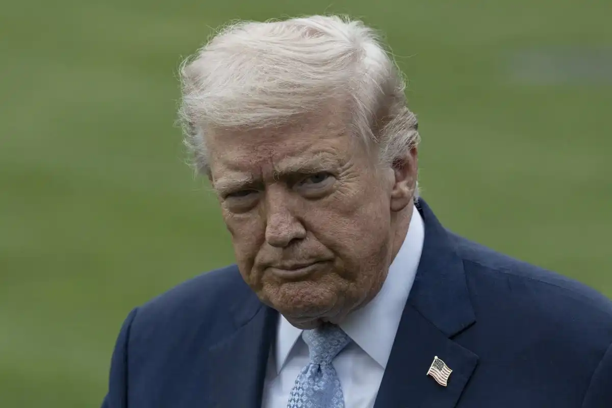 އެމެރިކާގެ ރައީސް ޑޮނަލްޑް ޓްރަމްޕް