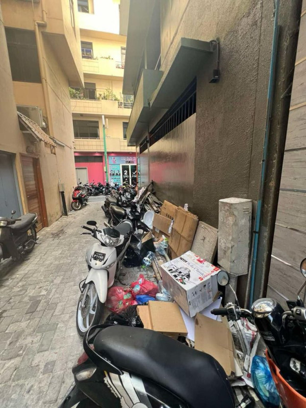 މާލޭގެ ސަރަހައްދެއްގައި ހުރި ކުނިތަކެއް