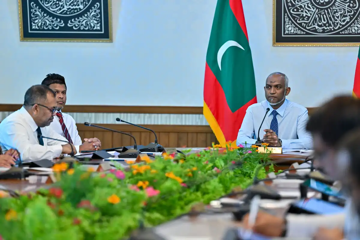 ކެބިނެޓުގެ ބައްދަލުވުމެއްގައި ރައީސް މުއިއްޒު އާއި ވަޒީރުން ބައިވެރިވެ ވަޑައިގަންނަވަނީ