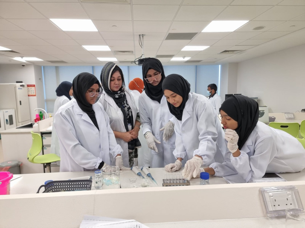 ސްކޫލް އޮފް މެޑިސިންގެ ދަރިވަރުންތަކެއް