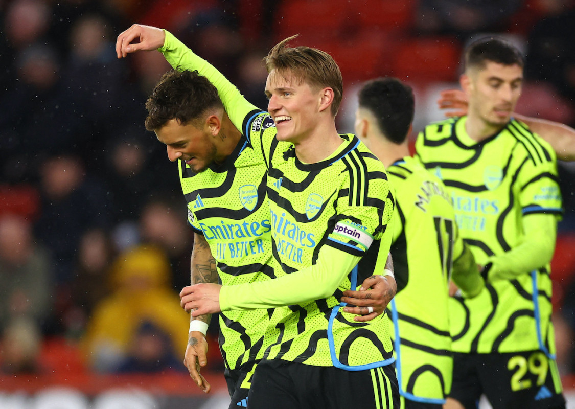 ބެން ވައިޓް ލަނޑު ޖެހުމަށްފަހު އޮޑެގާޑާއެކު