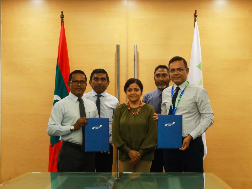 އަލިރަސްގެފާނު ޒިޔާރަތުގެ އާބާތުރަ ފިލުވުމުގެ އެއްބަސްވުމުގައި ސޮއިކުރުން