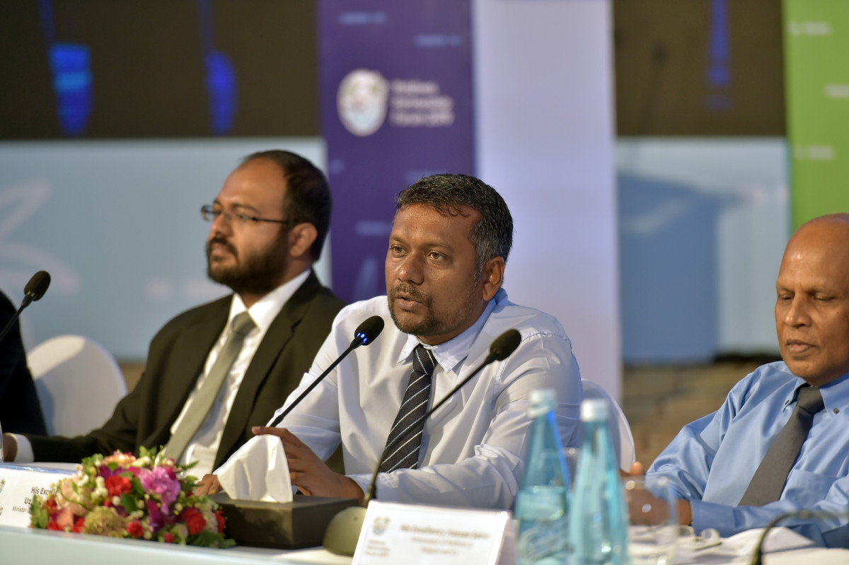 --މޯލްޑިވްސް ޕާރޓްނަރޝިޕް ފޯރަމްގައި ފިނޭންސް މިނިސްޓަރު ފައްޔާޒް އިސްމާއީލް ވާހަކަފުޅު ދައްކަވަނީ-- ފޮޓޯ: ރައީސް އޮފީސް