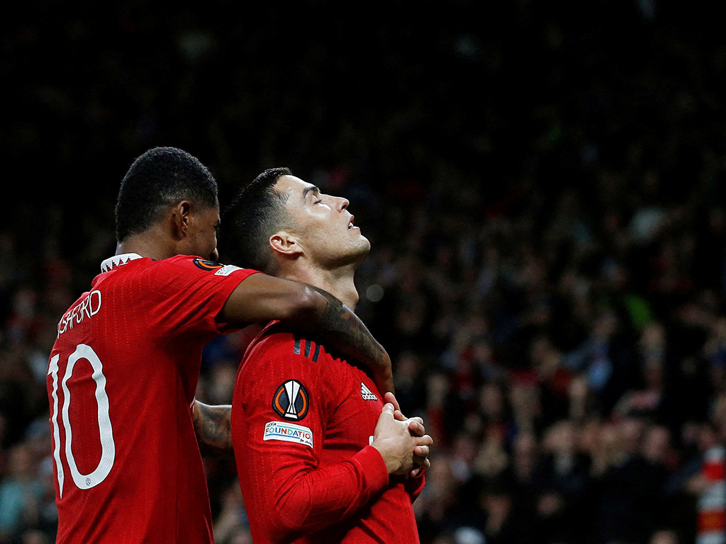 ދެވަނަ ލަނޑުޖެހި ރަޝްފޯޑާއި ތިންވަނަ ލަނޑު ޖެހި ރޮނަލްޑޯ އުފާ ފާޅުކުރަނީ