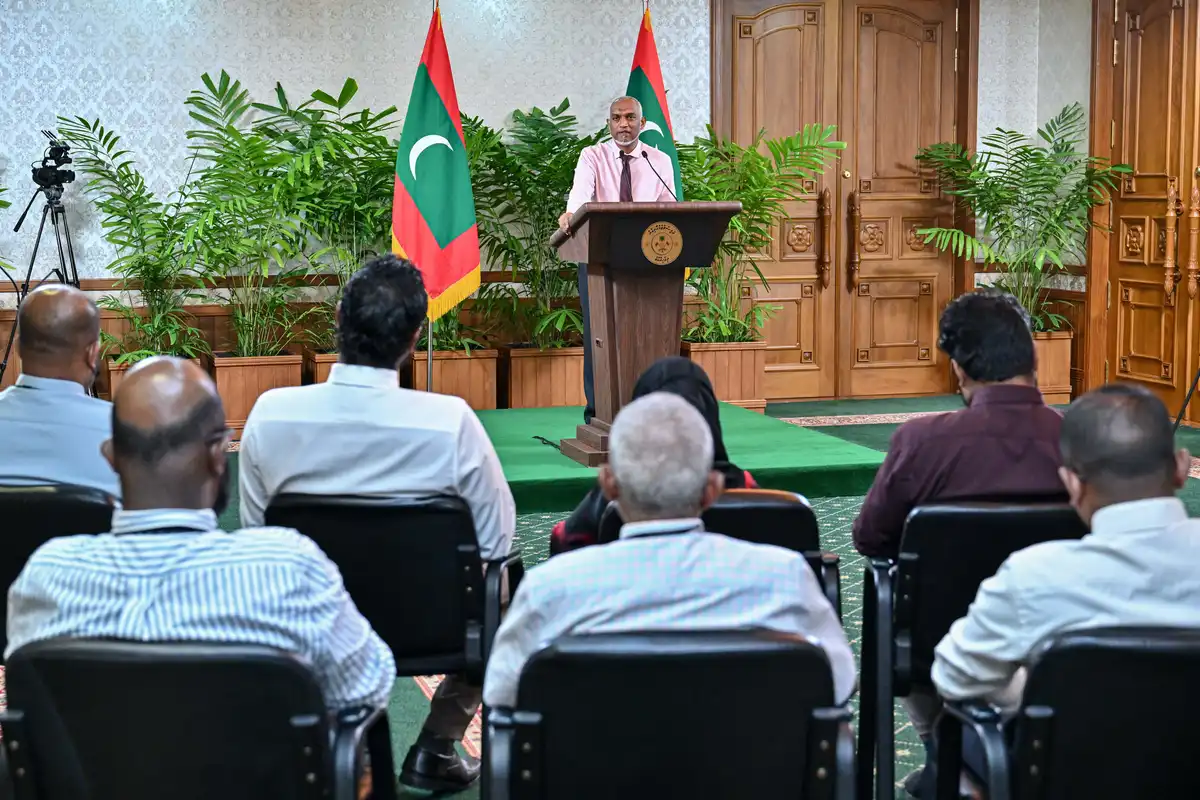 ރައީސް ޑރ މުޙައްމަދު މުއިއްޒު