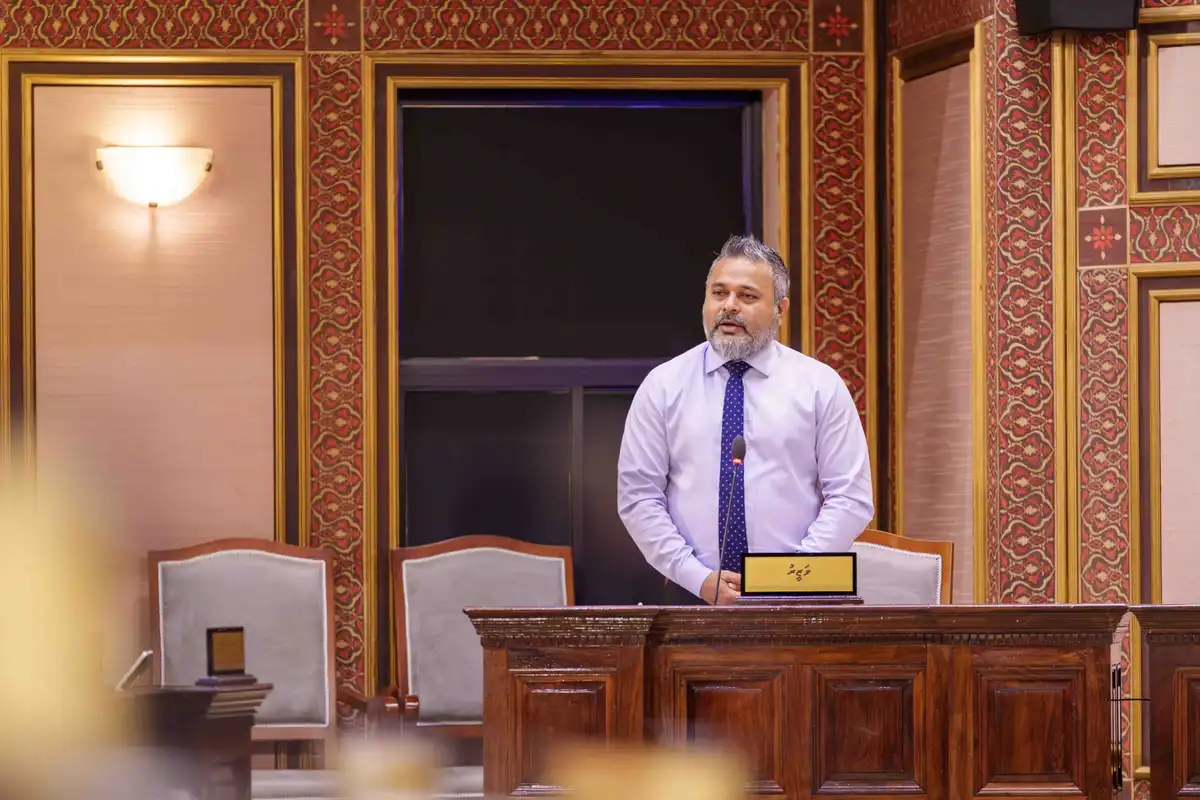 އަންގާރަ ދުވަހުގެ ރައްޔިތުންގެ މަޖިލީހުގެ ޖަލްސާގައި ފިޝަރީޒް މިނިސްޓަރު އަހުމަދު ޝިޔާމް