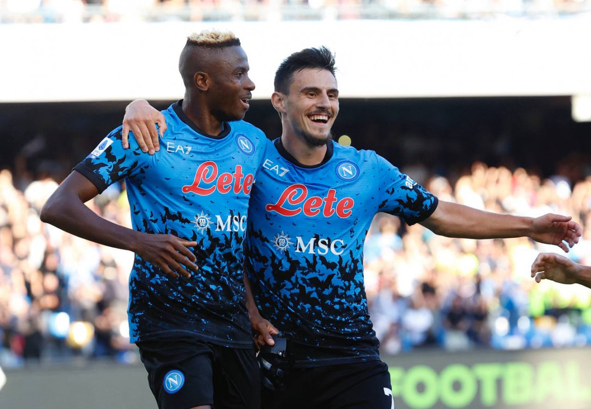 ނަޕޯލީ އިން ކުޅުނު މެޗުގެ ތެރެއިން