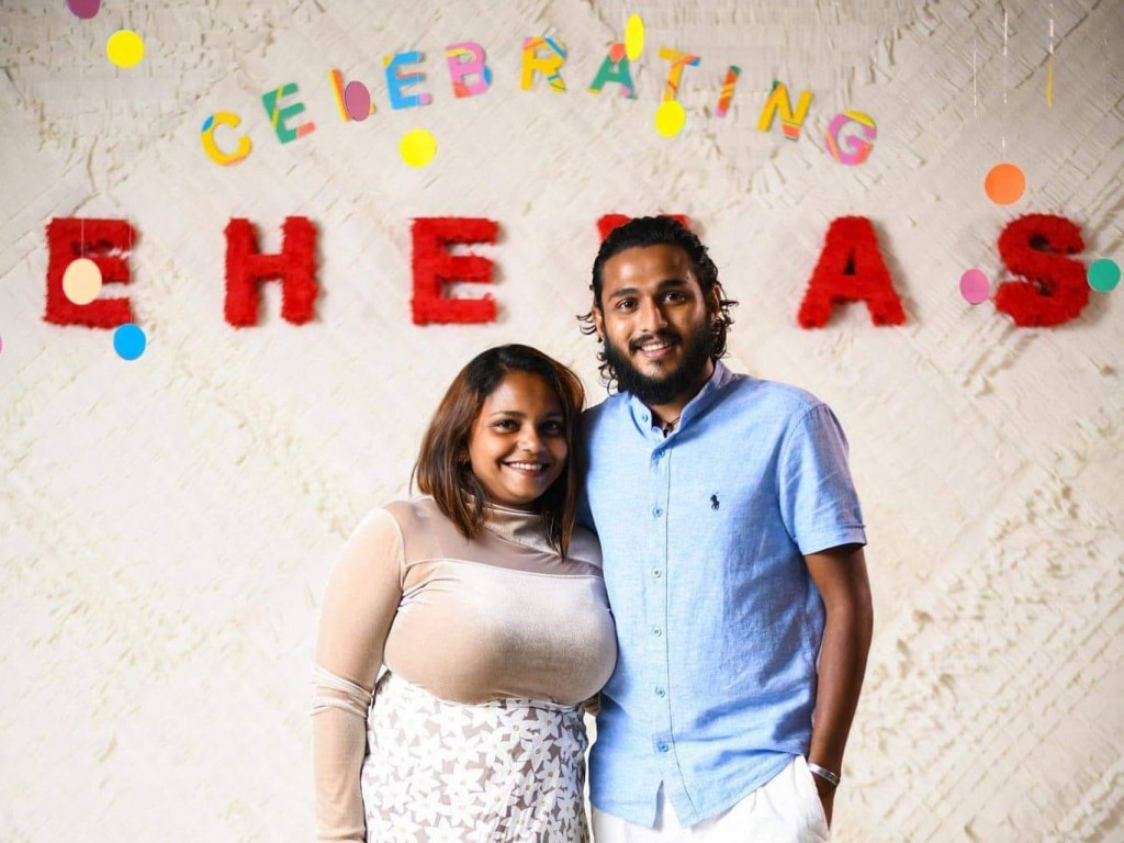 ޔުނާން އާއި އޭނާގެ އަނބިމީހާ ފާތިމަތު ރިހުލާ 