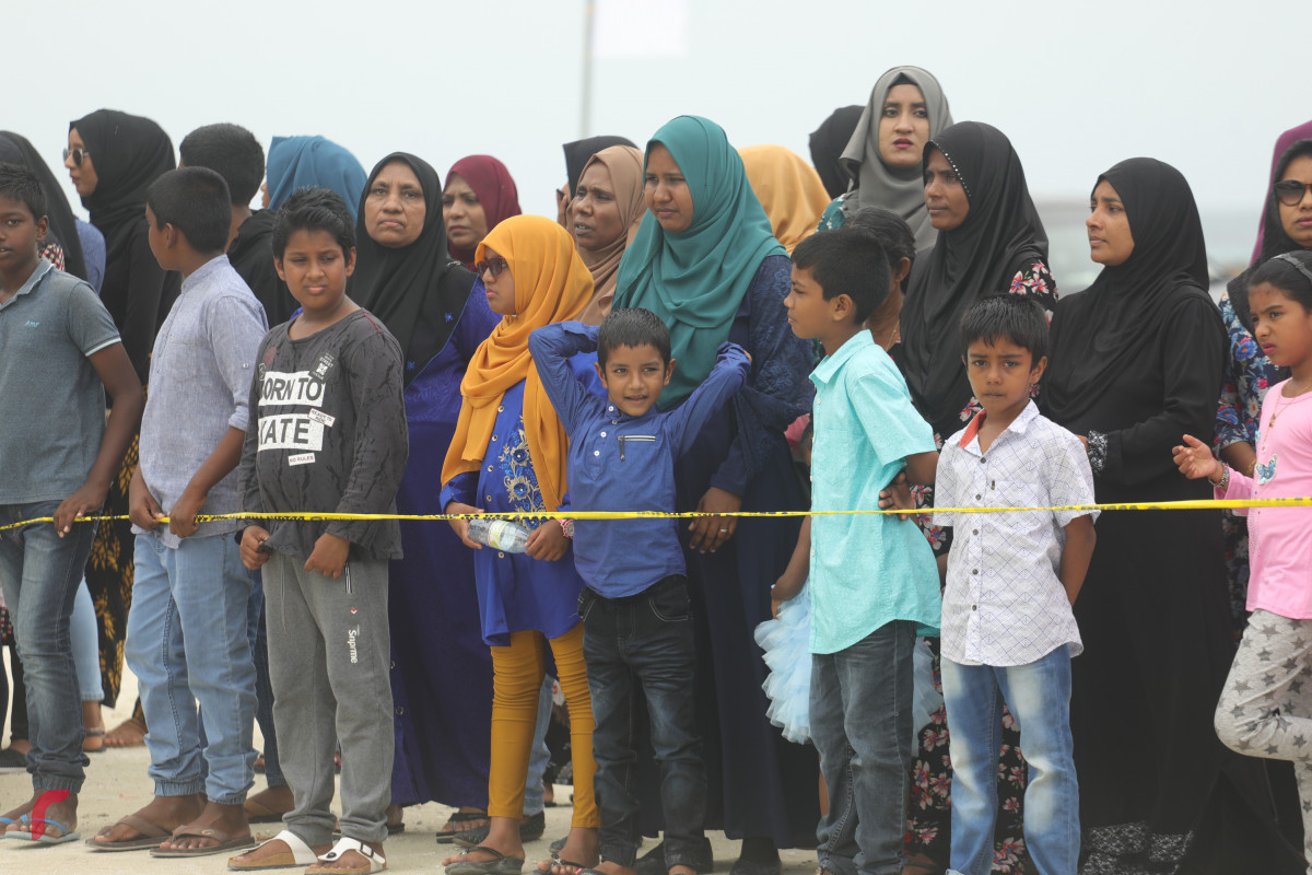 12 އޯގަސްޓް 2019/ ހއ.ހޯރަފުށި --ހޯރަފުށީގައި ކުރިޔަށް ގެންދެވުން އަންހެންވެރިންގެ ދަފި ނެގުމުގެ ހަރަކާތުގެ ތެރެއިން. މި ހަރަކާތުގައި ވަނީ ހޯރަފުށީގެ ތާރީހު ދައްކުވައިދޭ ތަމްސީލެއްގެ އިތުރުން ސަގާފީ ހަރަކާތްތަކެއް ކުރިޔަށް ގެންގޮއްސައި-- ފޮޓޯ: ޝުއައިބް މުހައްމަދު