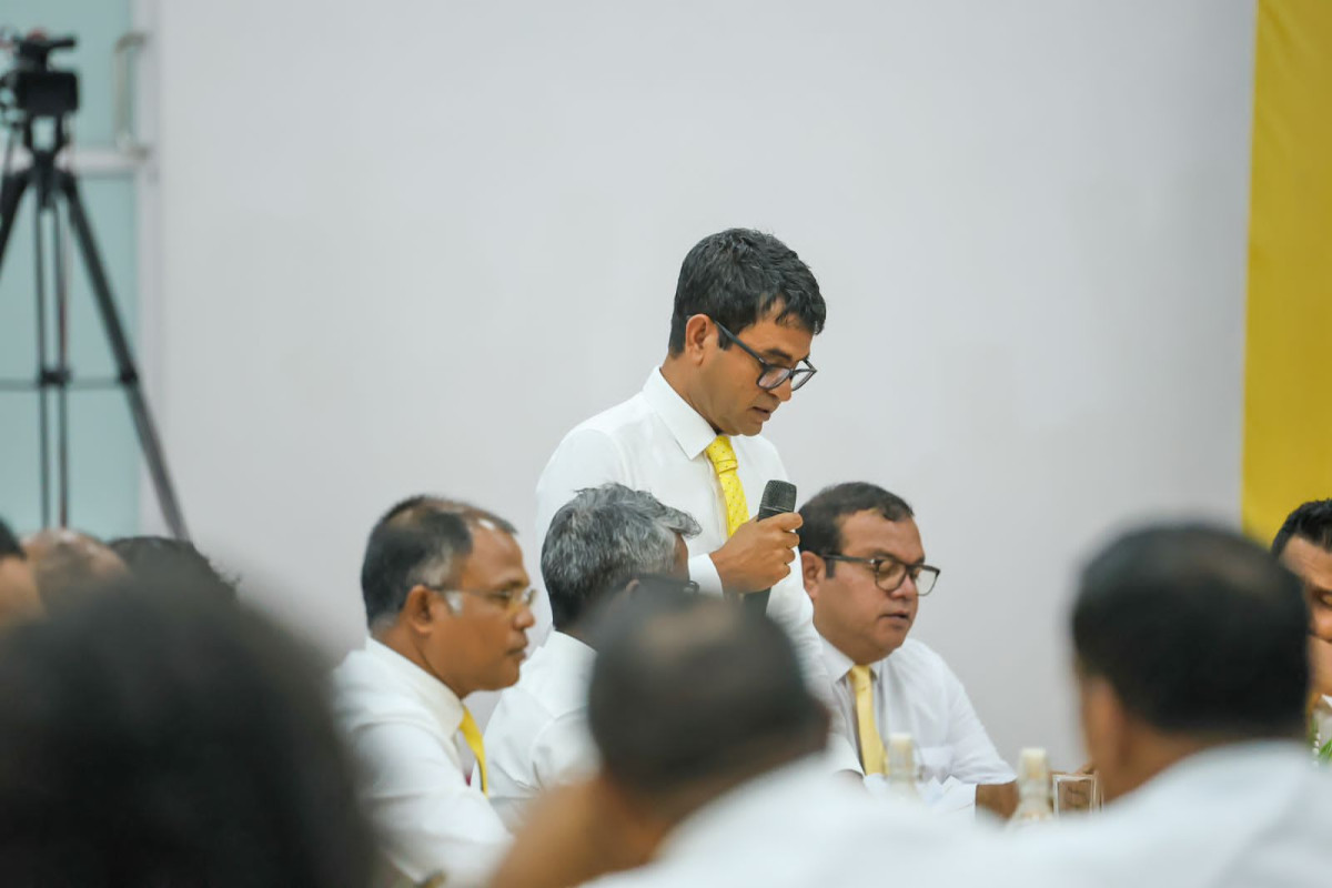 އެމްޑީޕީގެ 4 ވަނަ ދައުރުގެ ނުވަވަނަ ގައުމީ މަޖިލީހުގެ ޖަލްސާގެ ތެރެއިން - ހޯރަފުށި ދާއިރާގެ މެންބަރު އަހުމަދު ސަލީމް ވާހަކަފުޅު ދައްކަވަނީ - ފޮޓޯ: އެމްޑީޕީ