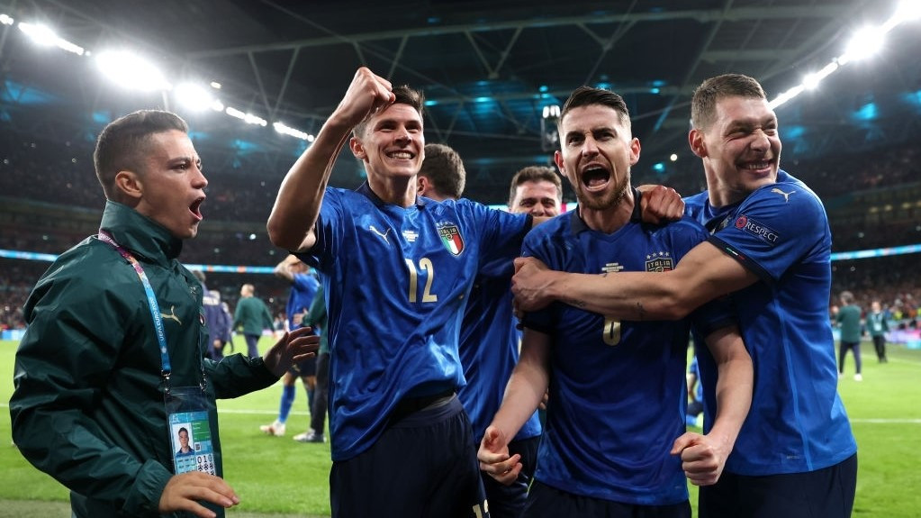 އިޓަލީ އާއި ސްޕެއިން ބައްދަލުކުރި މެޗަށްފަހު، އިޓަލީ ކުޅުންތެރިން އުފާފާޅުކުރަނީ - ފޮޓޯ: ގެޓީ އިމޭޖަސް 