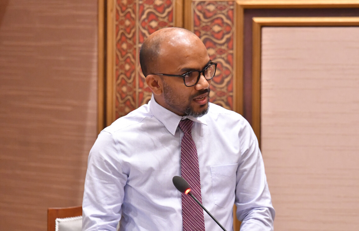 ފިނޭންސް މިނިސްޓަރ އަމީރު - ރައްޔިތުންގެ މަޖިލީހުގެ ޖަލްސާގައި