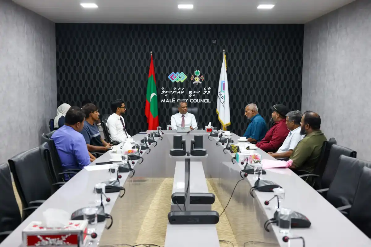 ފުޑްކޯޓުތައް ހުސްކުރުމަށް އެސްޓީއޯ އިން އެންގުމާ ގުޅިގެން، އެ ތަންތަން ހިންގާ ފަރާތްތަކުން ކަންބޮޑުވުން ފާޅުކޮށް، މާލެ ސިޓީގެ މޭޔަރު އާދަމް އާޒިމްއާ ބައްދަލުކުރުން