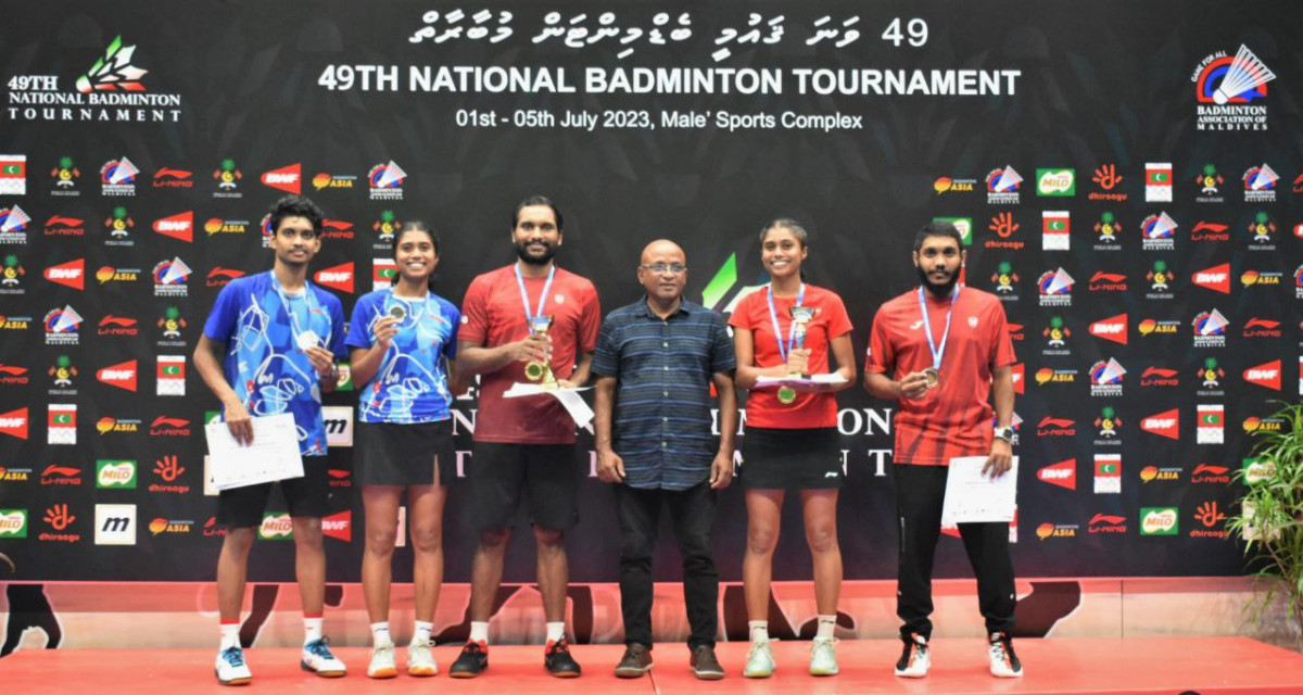 މިކްސް ޑަބަލްސްގެ އިނާމު ދިނުން