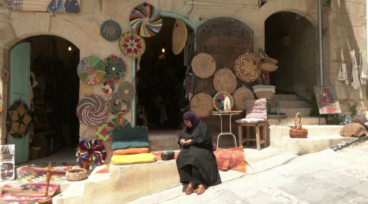 ވަޔަރު ބޭނުންކޮށްގެން ޓްރޭ ވިޔާ އައްބާދީ