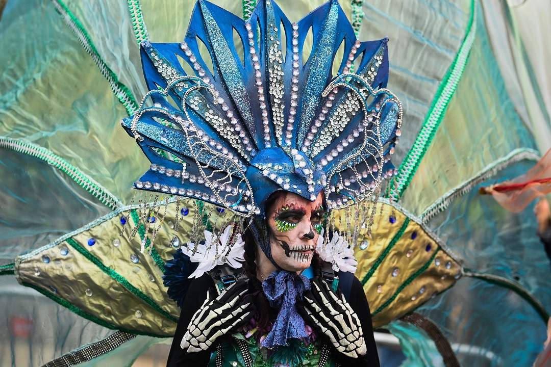 ލަންޑަންގައި އައު އަހަރު ފާހަގަކުރުމުގެގޮތުން ކުރިއަށްގެންދިޔަ ޕެރޭޑްގެ ތެރެއިން - ފޮޓޯ: ރޮއިޓަރސް