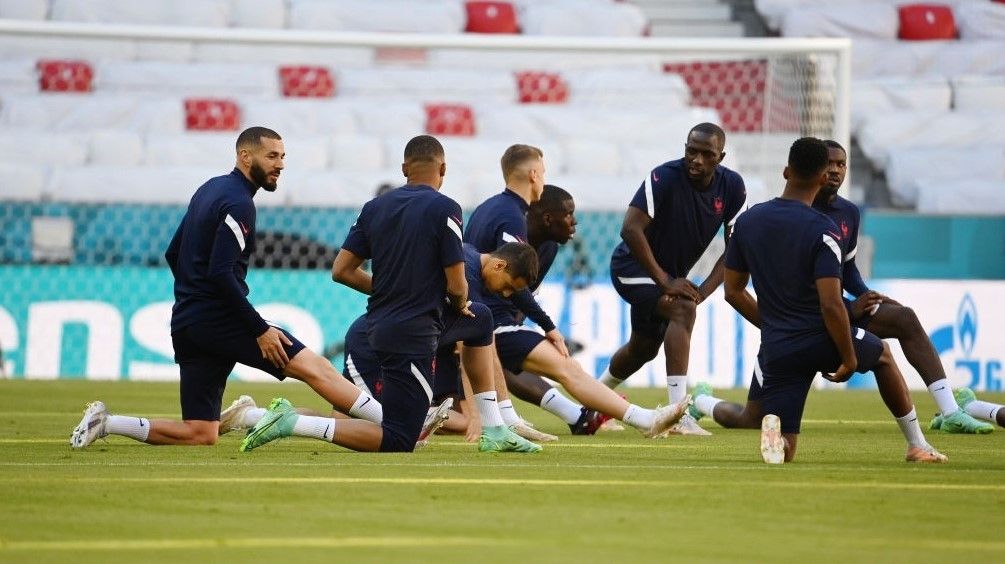 ޖަރުމަން މެޗުގެ ކުރިން ފްރާންސްއިން ކުރިއަށްގެންދިޔަ ތަމްރީނުތަކުގެ ތެރެއިން