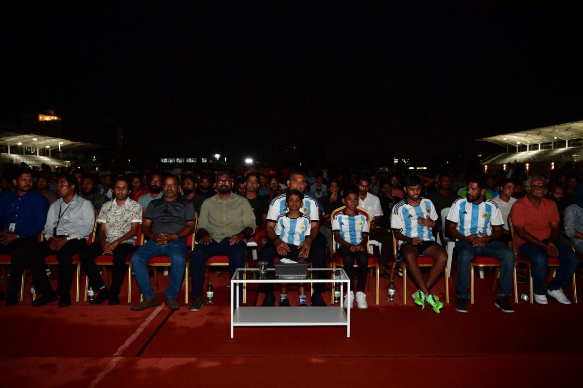 VP Naseem joined fans at the Synthetic Track in Hulhumalé to watch the game.