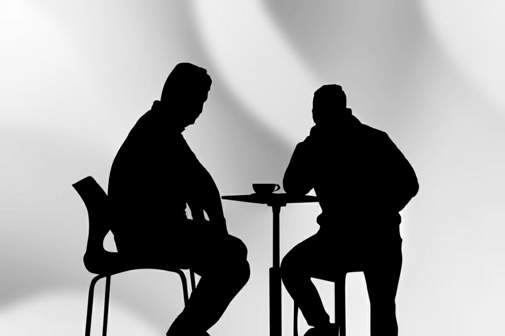 ކޮފީއަކަށް އަރާ ދެއްކި ވާހަކައިން އެނގުނީ ނާމާންކަމާއި ބިރުވެރިކަން ތަހައްމަލުކުރަން ޖެހުނު ކަން