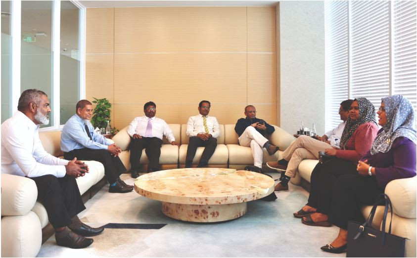 ދިވެހިރާއްޖޭގެ އުއްތަމަ ފަނޑިޔާރު އެމެރިކާއަށް ކުރެއްވި ދަތުރުފުޅު ނިންމަވާލެއްވުމަށްފަހު އެނބުރި ރާއްޖެ ވަޑައިގެންނެވުން