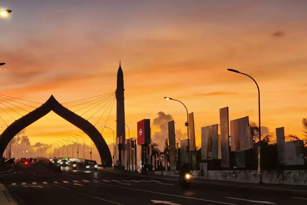A photograph taken near the Sinamale' Bridge: MMS forecasts reduced rainfall and rising temperatures across the Maldives throughout the month of March. | Hussain Fiyaz Moosa