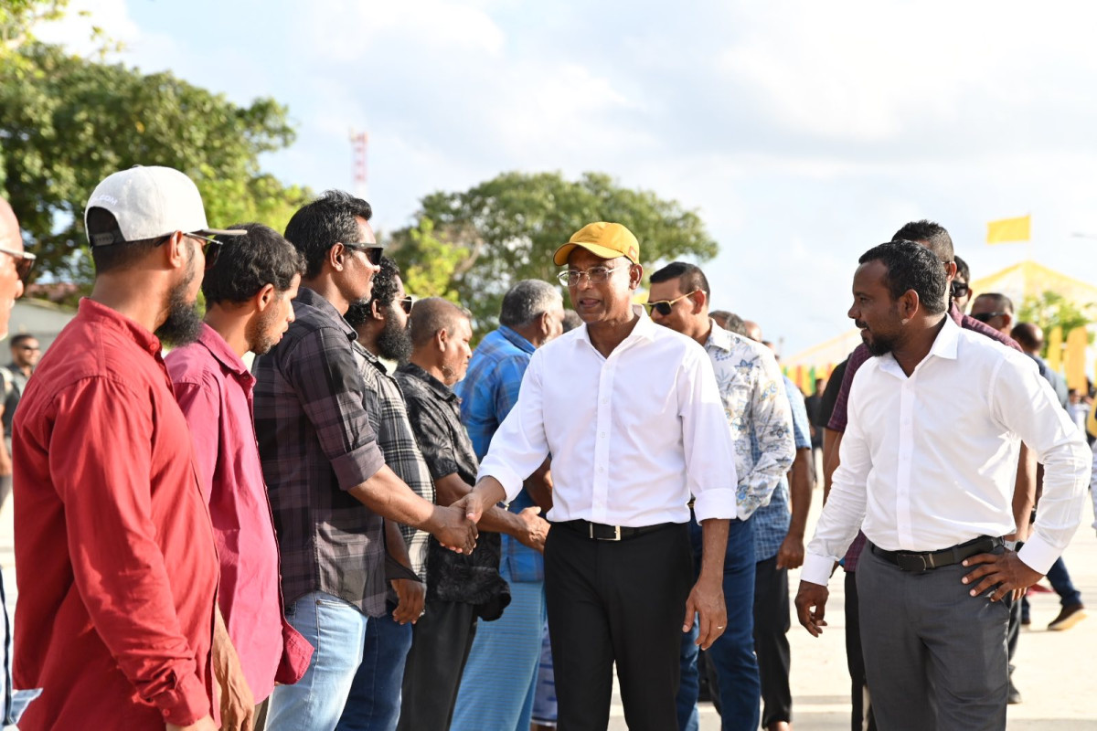 ރައީސް ޞާލިޙު ށ. އަތޮޅަށް ކުރައްވާ ދަތުރުފުޅު - ނޫމަރާ އަށް ވަޑައިގަތުން - ރަށުން ވަނީ ރައީސަށް ހޫނު މަރުހަބާއެއް ދަންނަވާފައި - ފޮޓޯ: އެމްޑީޕީ