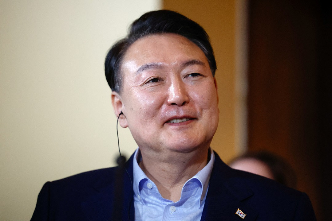 ދެކުނު ކޮރިއާގެ ރައީސް ޔޫން ސުކް ޔޮލް