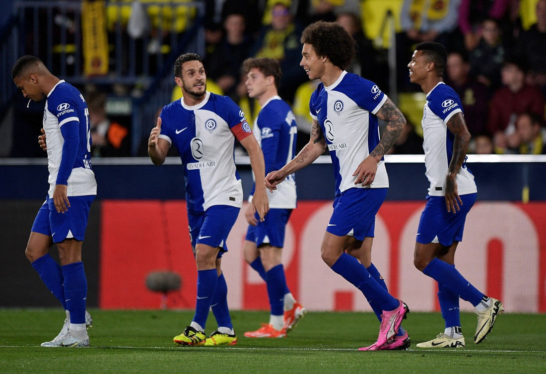 މެޗުގައި ލަނޑު ޖެހުމަށްފަހު އެތުލެޓިކޯގެ ކުޅުންތެރިން އުފާ ފާޅު ކުރަނީ