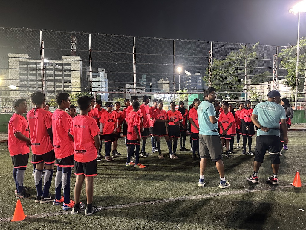 ޖޫނިއަރ ރެފްރީން ތަމްރީނު ކުރުމުގެ ޕްރޮގްރާމްގެ ތެރެއިން