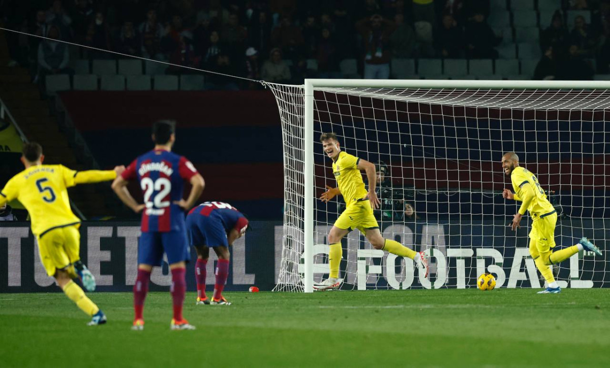 މެޗުގައި ލަނޑު ޖެހުމަށްފަހު ވިޔަރެއާލްގެ ކުޅުންތެރިން އުފާ ފާޅުކުރަނީ