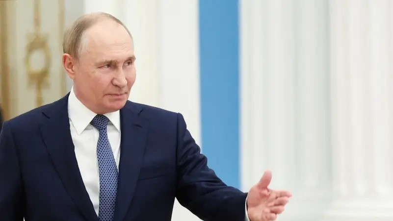 މޮސްކޯގައި 2022 ވަނަ އަހަރު ޔޫކްރެއިންގެ ސަރަހައްދުތަކުގެ އިޖްތިމާއީ އަދި އިގްތިސާދީ ތަރައްގީއާ ބެހޭ ގޮތުން މަޝްވަރާ ކުރުމަށް ބޭއްވި ބައްދަލުވުމުގައި ރަޝިއާގެ ރައީސް ޕުޓިން ބައިވެރިވެވަޑައިގަންނަވަނީ