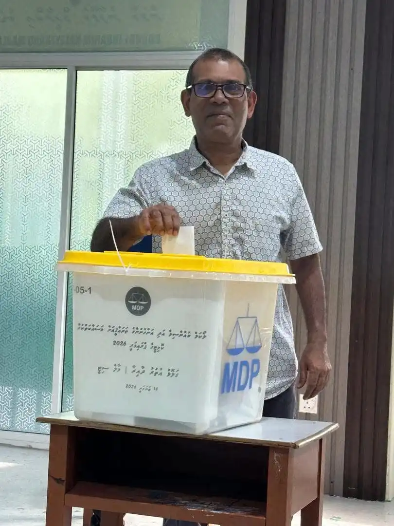 ކުރީގެ ރައީސް މުހައްމަދު ނަޝީދު ލޯކަލް ކައުންސިލް އަދި ޑަބްލިއުޑީސީގެ އެމްޑީޕީގެ ޕްރައިމަރީގައި ވޯޓުލައްވަނީ، އެ މަނިކުފާނު ވޯޓުލައްވާފައި ވަނީ ގަލޮޅު އުތުރު ދާއިރާ އަށް