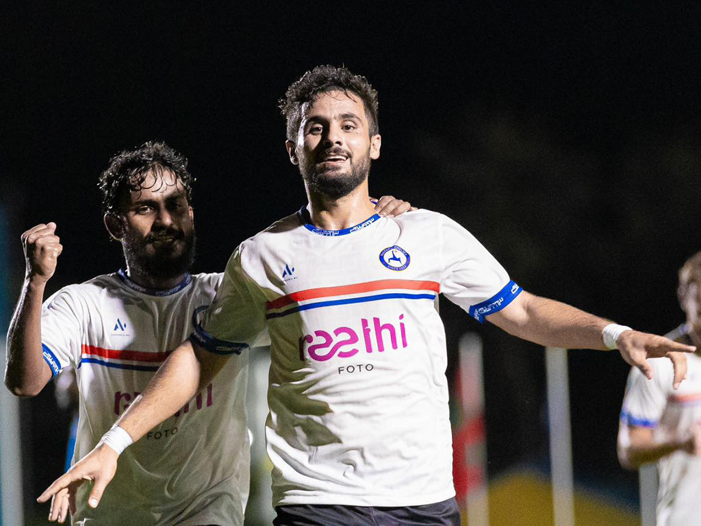 ލަނޑު ޖެހުމަށްފަހު ނައިފަރު ޗެލްސީ ކުޅުންތެރިން